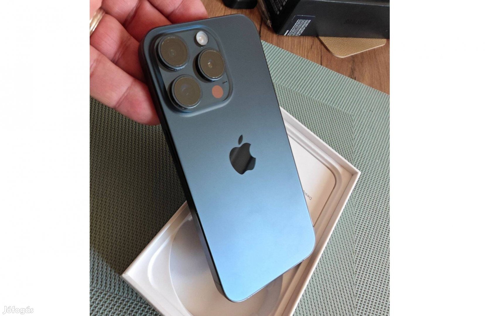 Iphone 15 Pro 128GB Titanium kék - szinte új - Csere is lehet