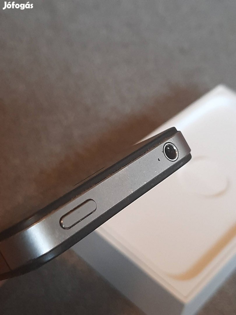 Iphone 4S 4GB új akkuval