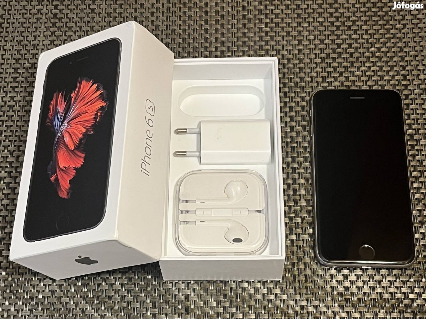 Iphone 6S 32 GB Fekete (100%-os akksi)