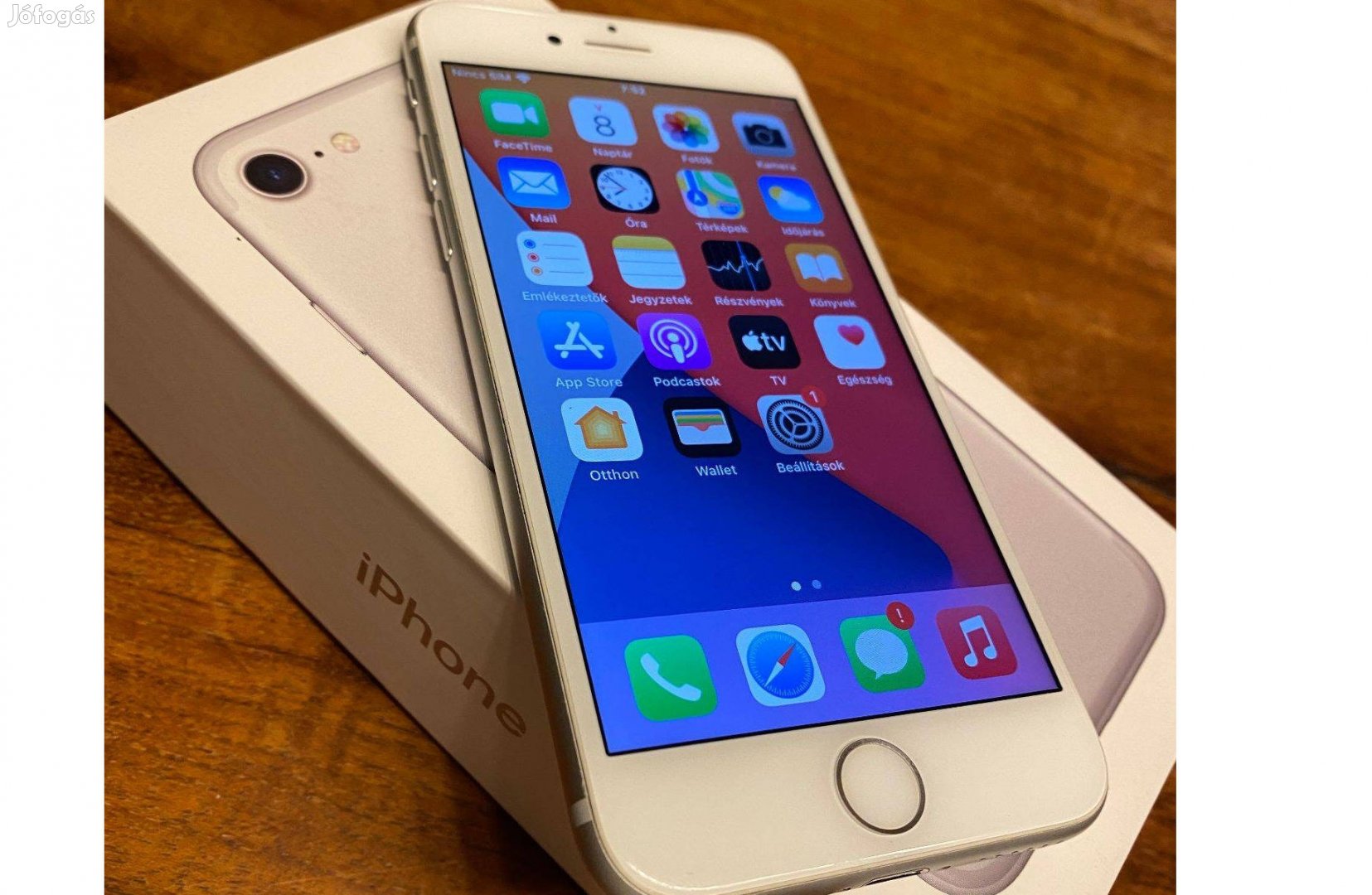 Iphone 7, ezüst színű, 32 GB, remek állapotban eladó