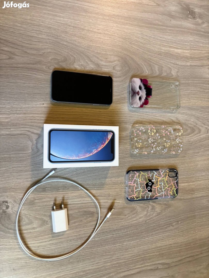 Iphone XR 64GB (kártya-független) + tokok