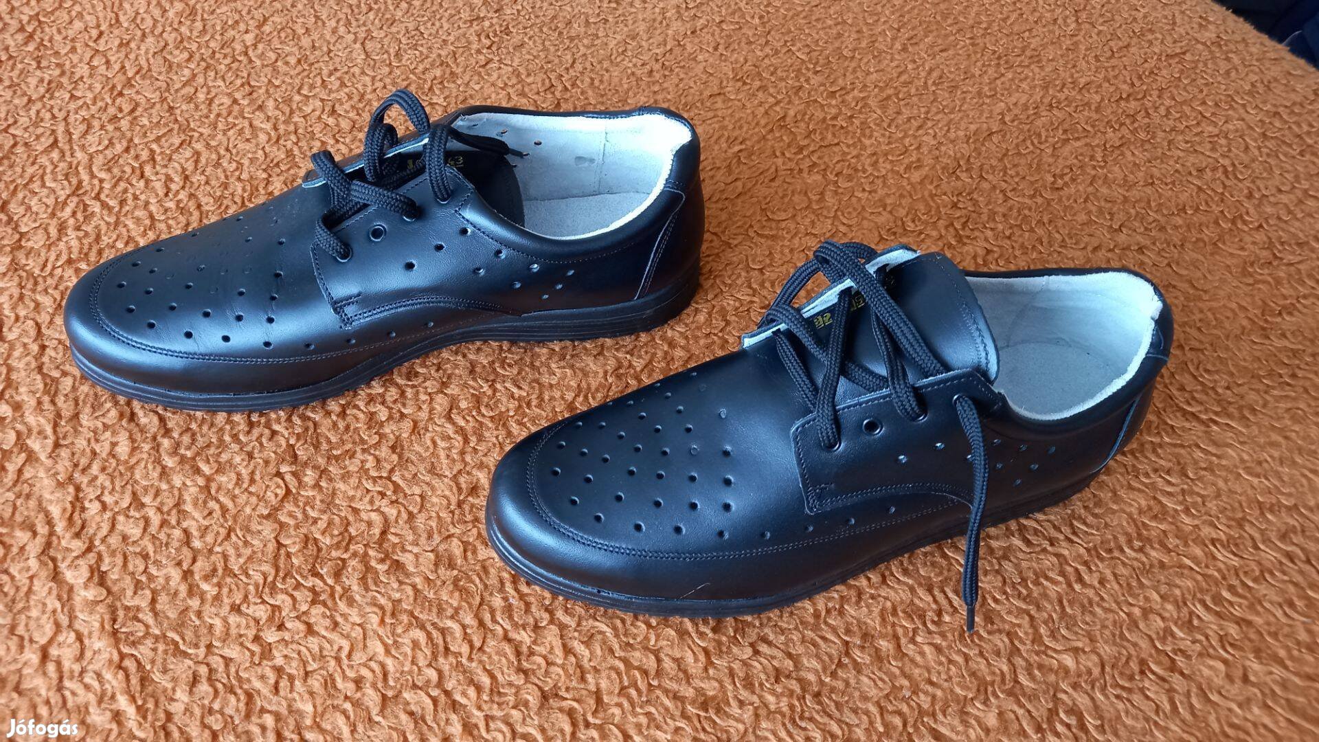 Ipoly 43-as nyári új fekete bőr félcipő eladó