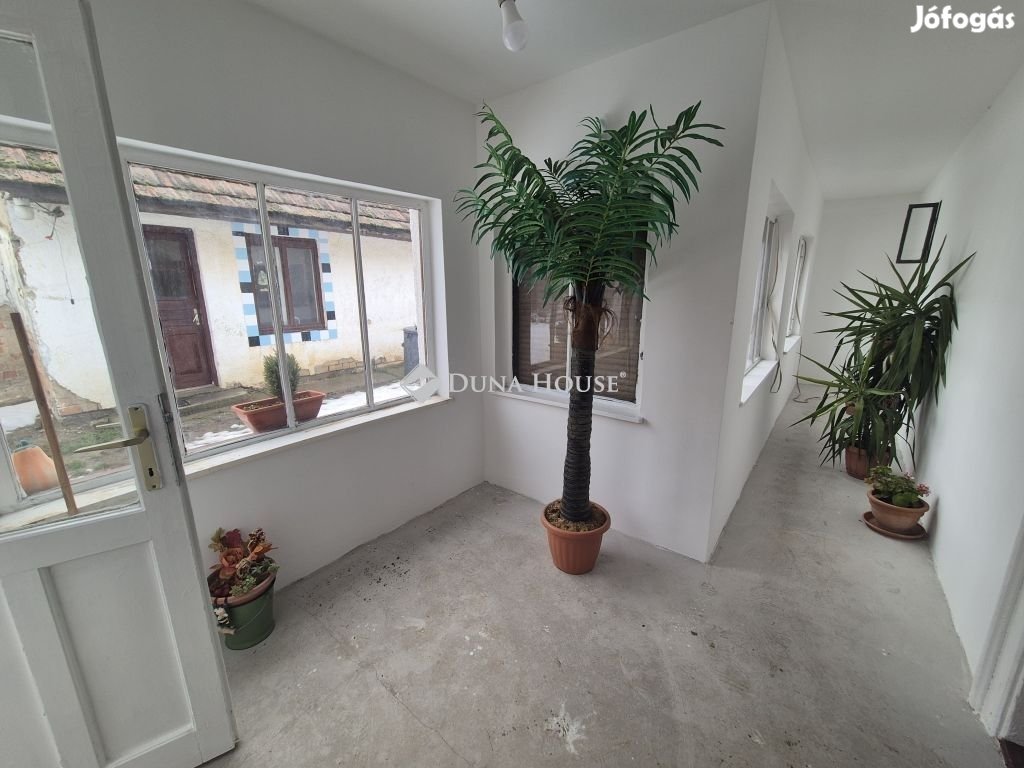 Iregszemcsei 76 nm-es ház eladó