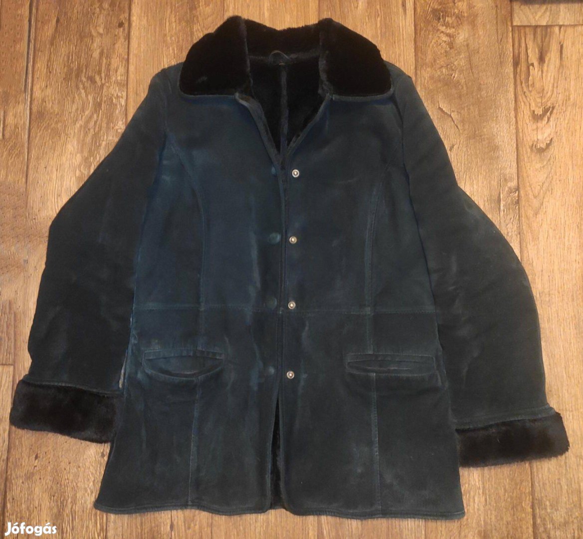Irha hatású bélelt szőrmés valódi bőr velúr kabát - 42