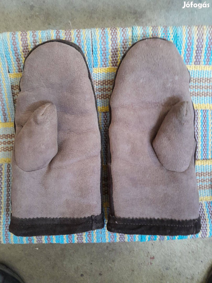 Irha kesztyű eladó