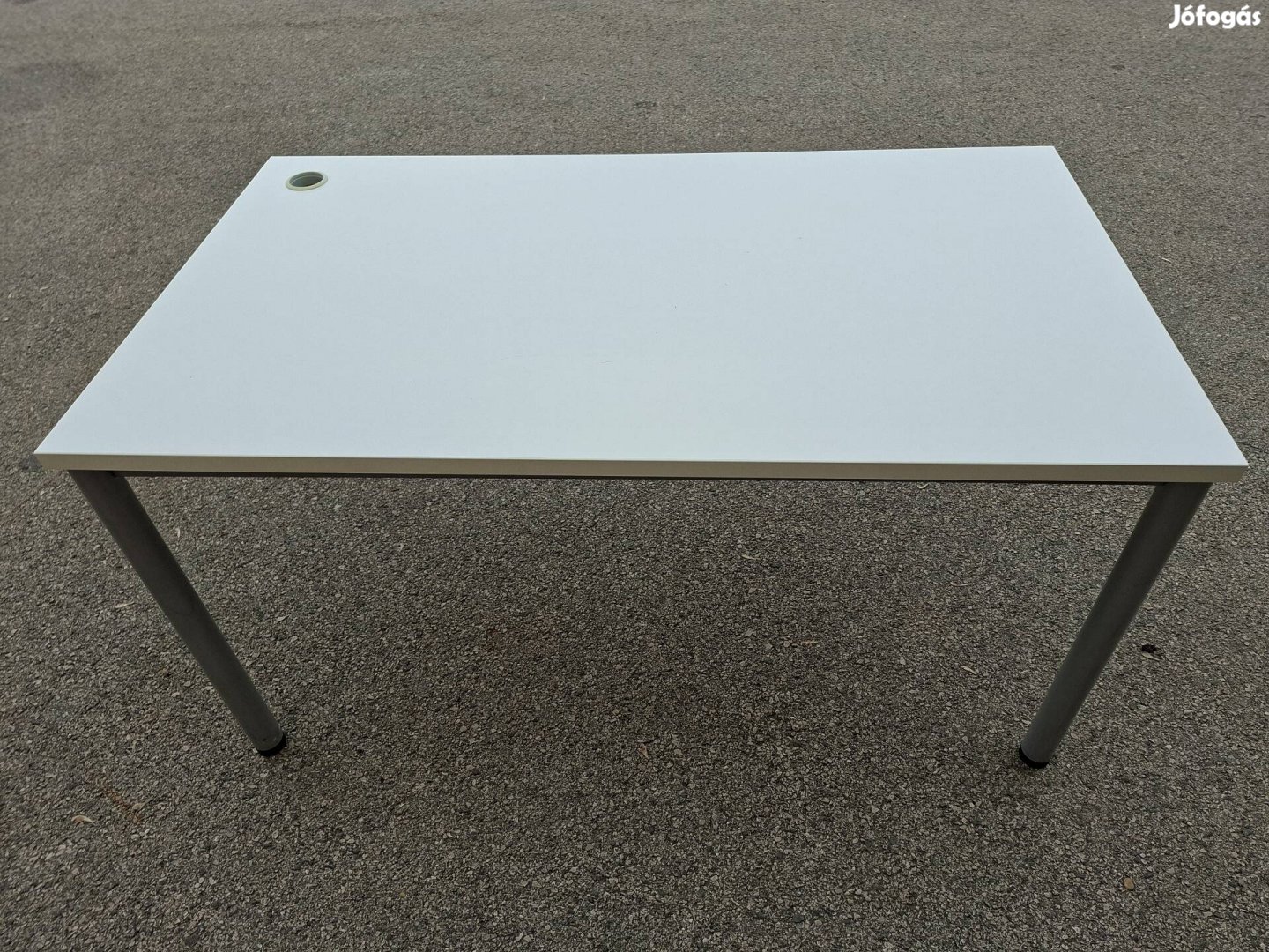 Íróasztal 140x80