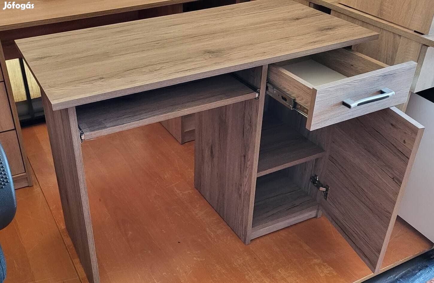 Íróasztal 1 ajtós,1 fiókos,klaviaturás