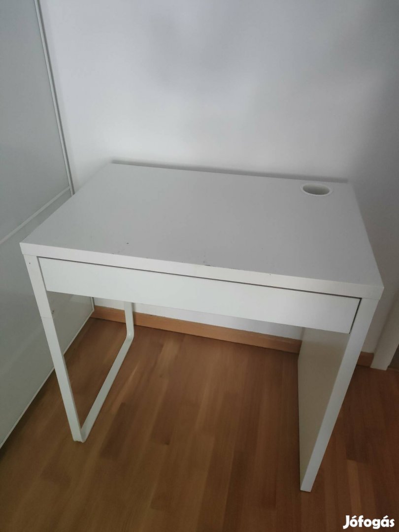 Íróasztal IKEA