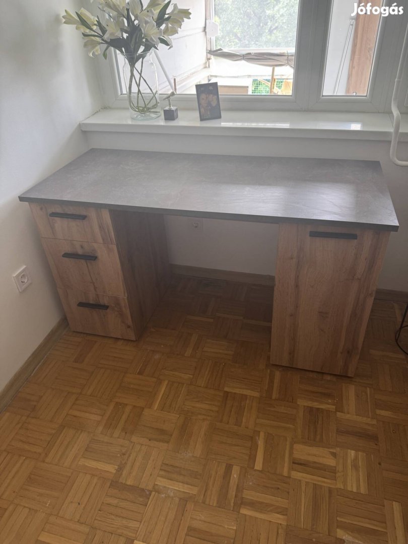 Íróasztal Möbelix