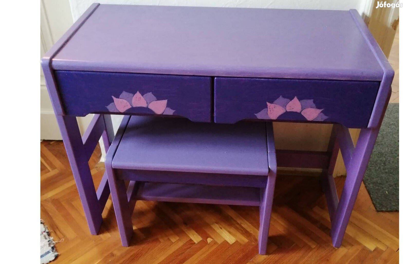 Iróasztal,(40x90x70cm) székkel(35x50x40cm)