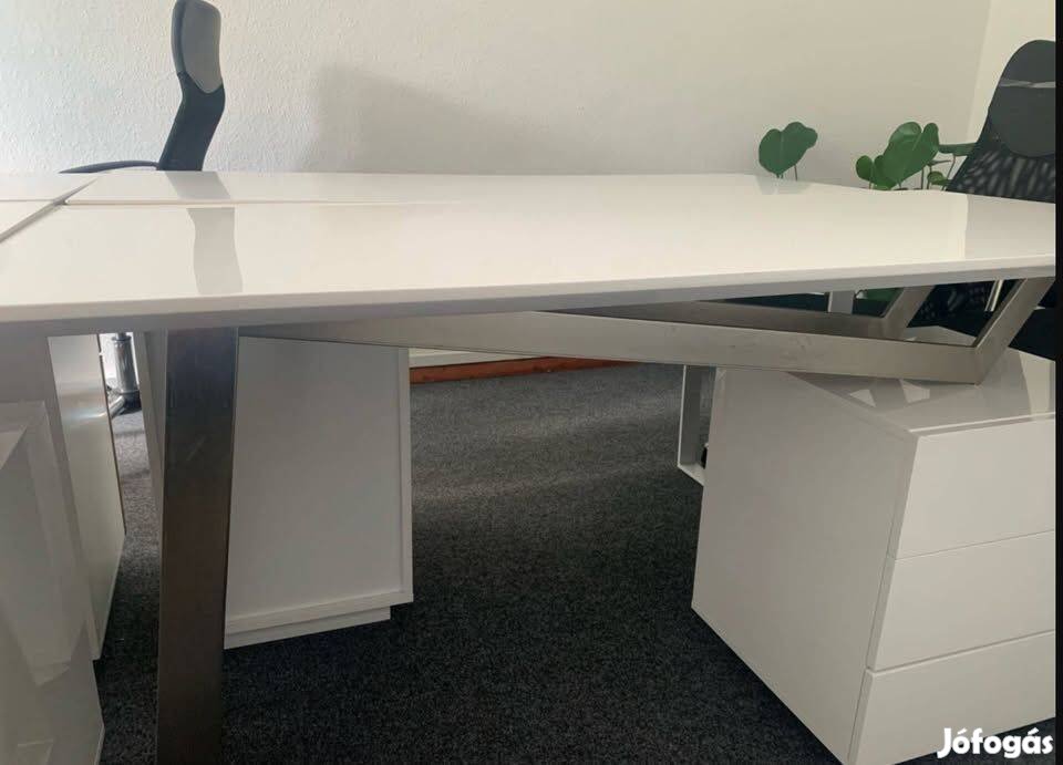 Íróasztal Xxxlutz magasfényű fehér 3 fiókos résszel