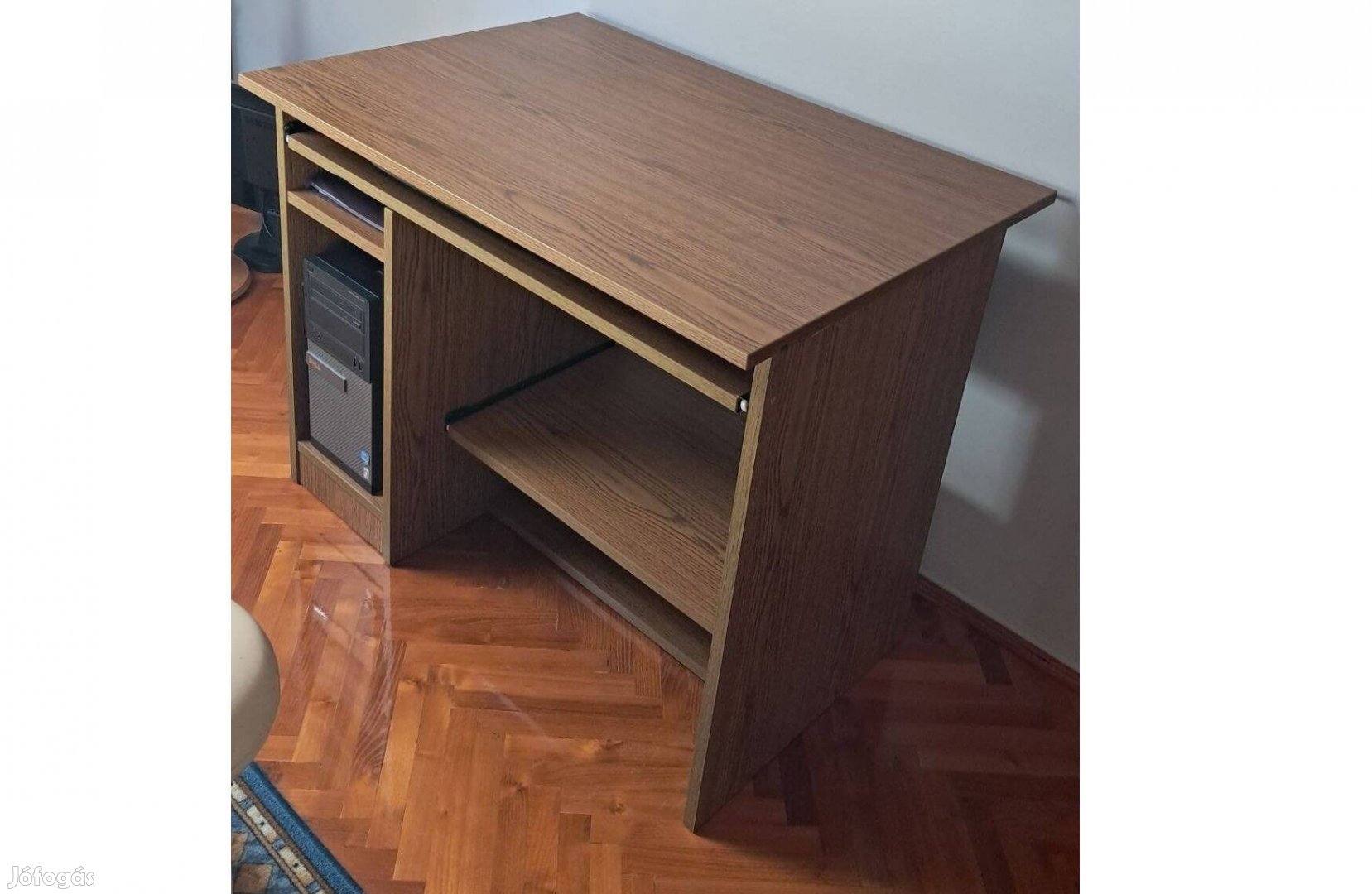 Íróasztal, számítógépasztal