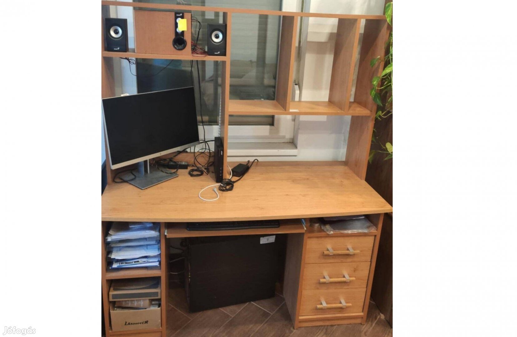 Íróasztal, számítógépasztal, újszerű