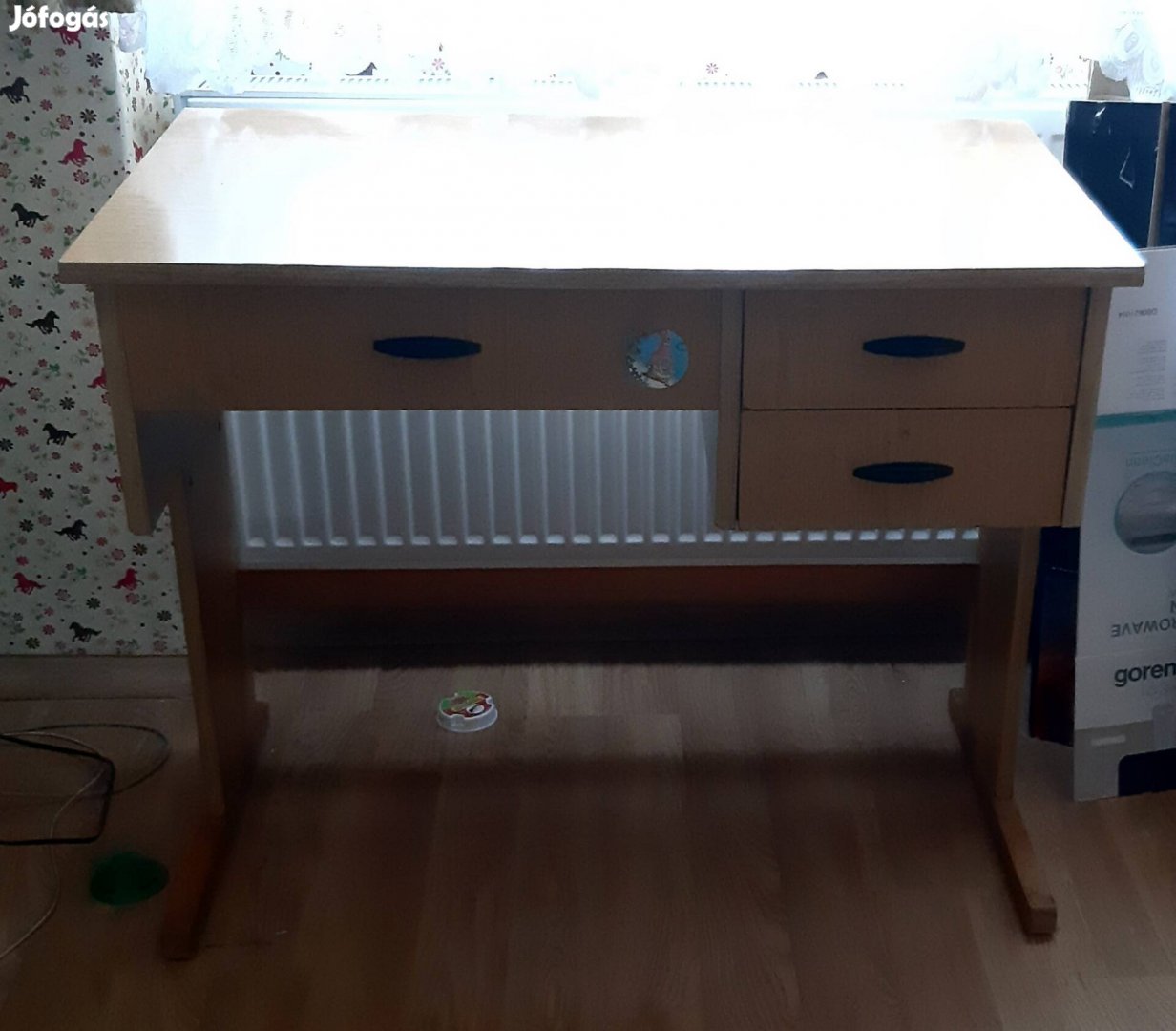 Íróasztal alsós gyermek méret  szép állapotban