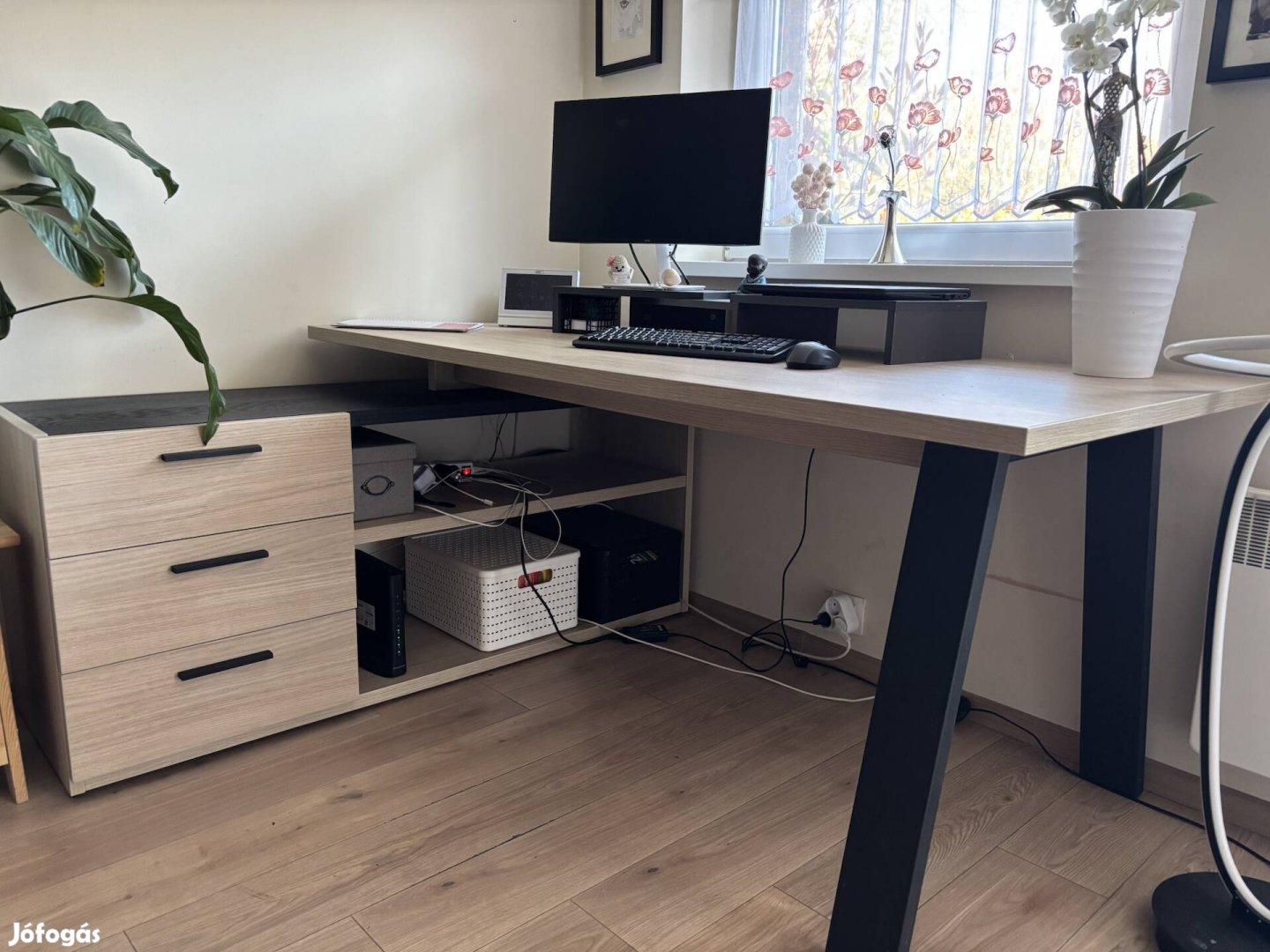 Íróasztal eladó