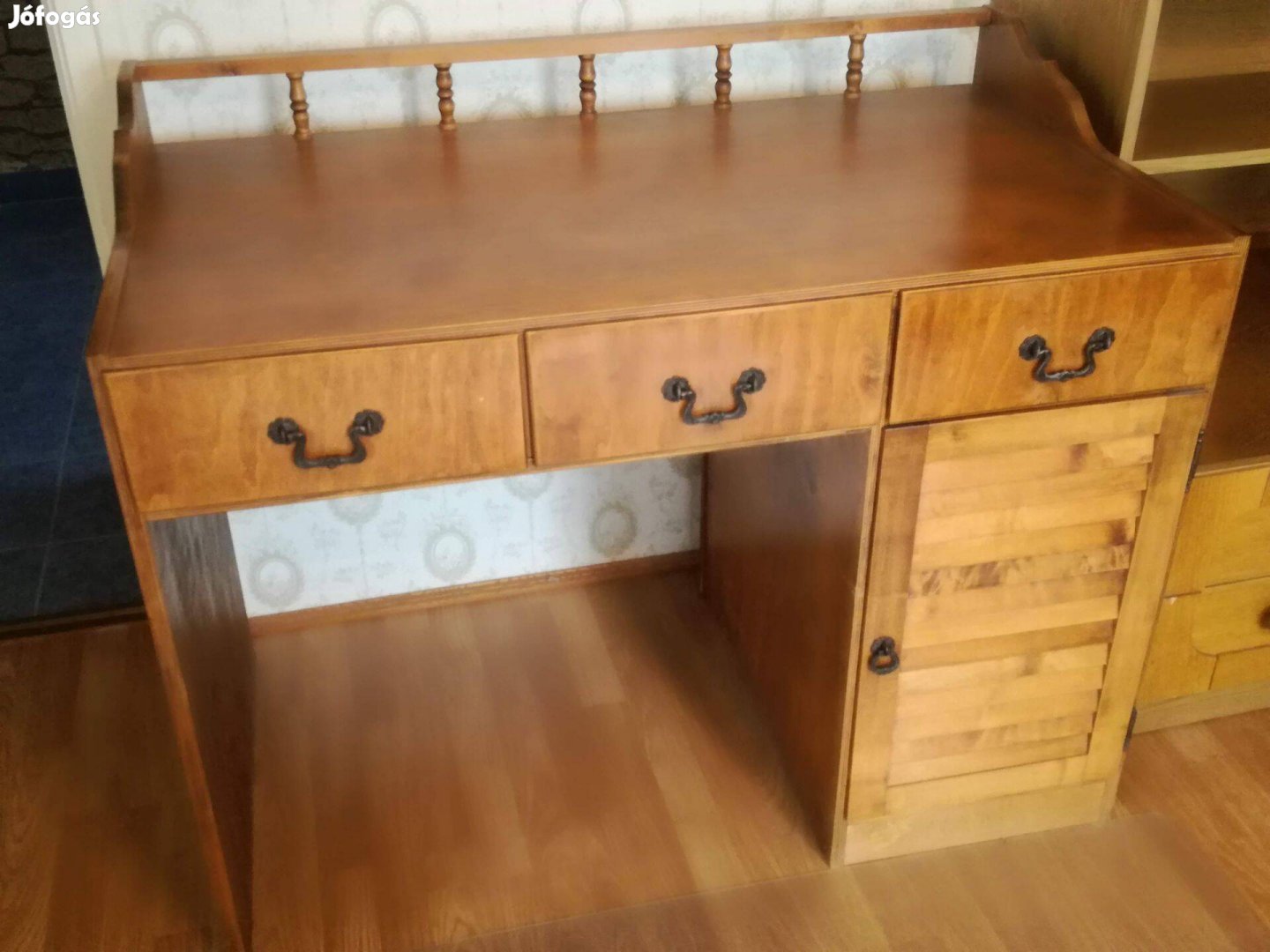 Íróasztal eladó