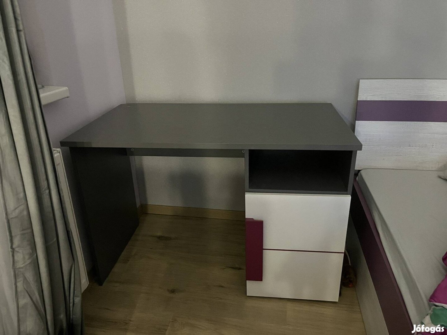 Íróasztal eladó!