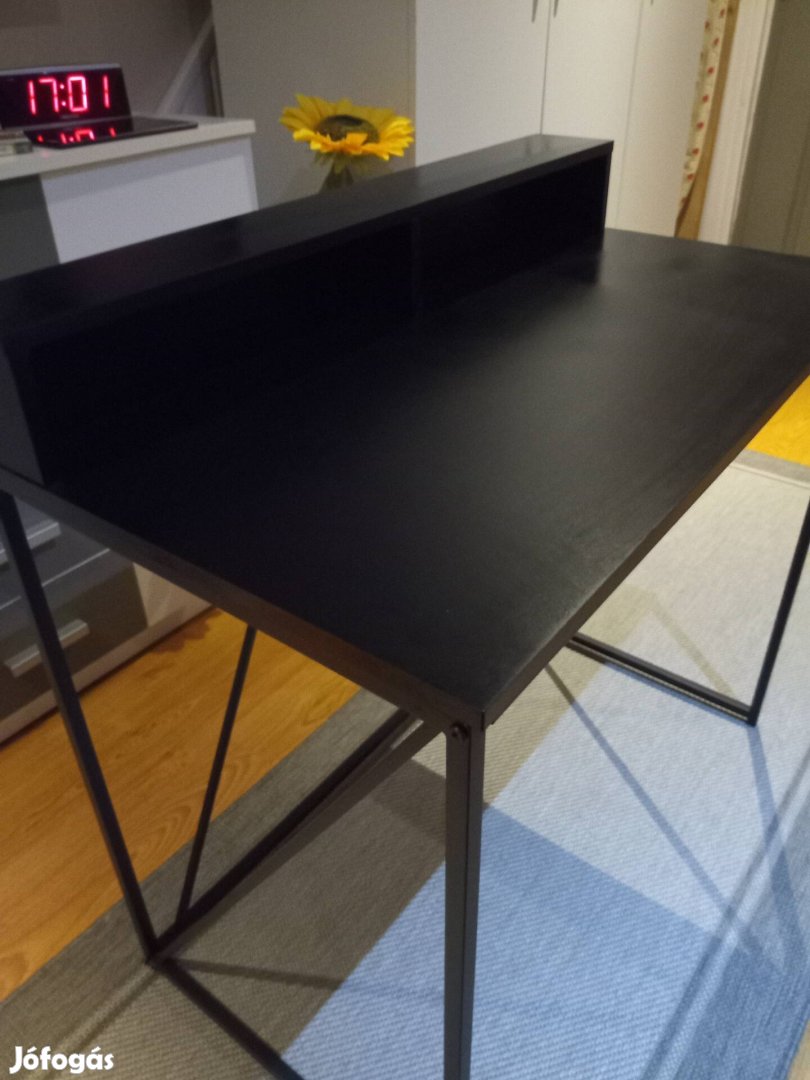 Íróasztal eladó modern szep 