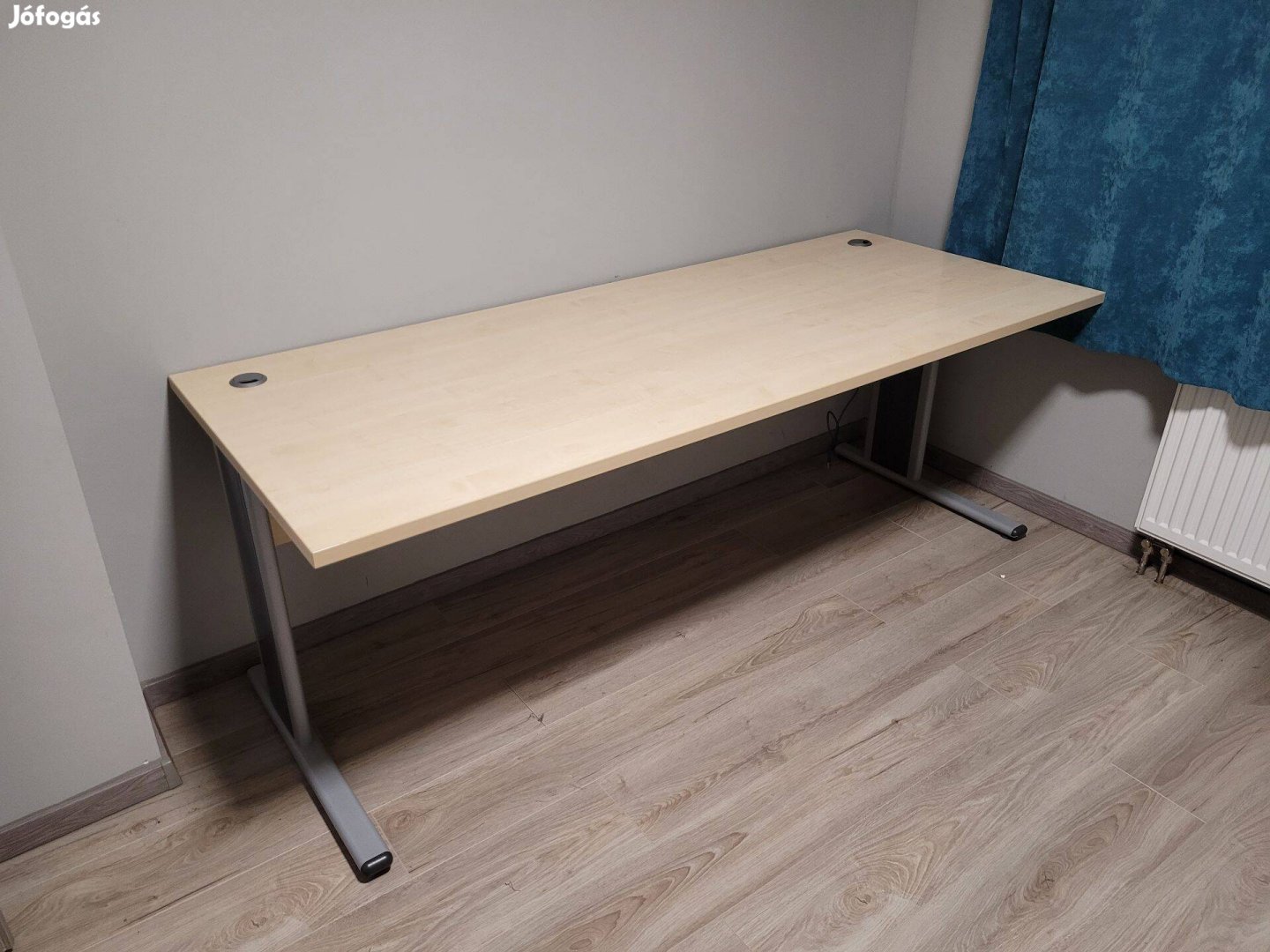 Íróasztal fém lábakkal 200x80x74 cm