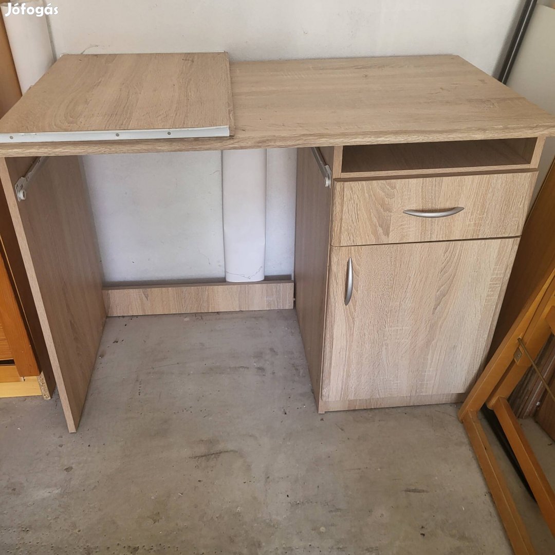 Íróasztal fiókkal