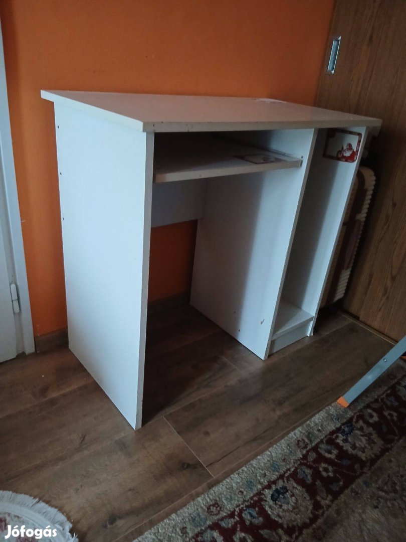 Íróasztal ingyen elvihető