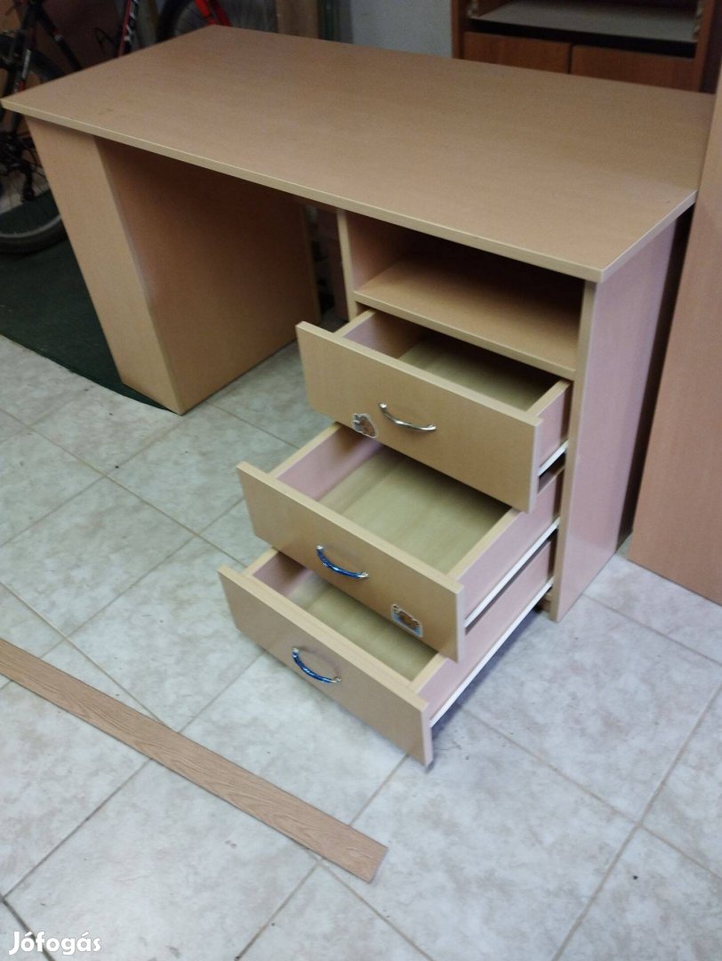 Íróasztal íróasztal