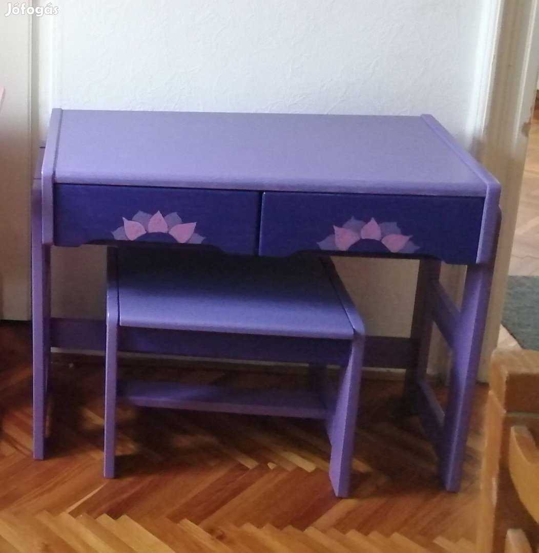 Íróasztal székkel