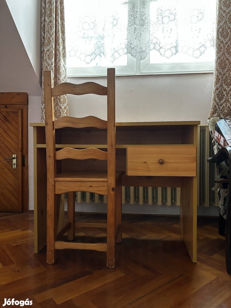 Íróasztal székkel
