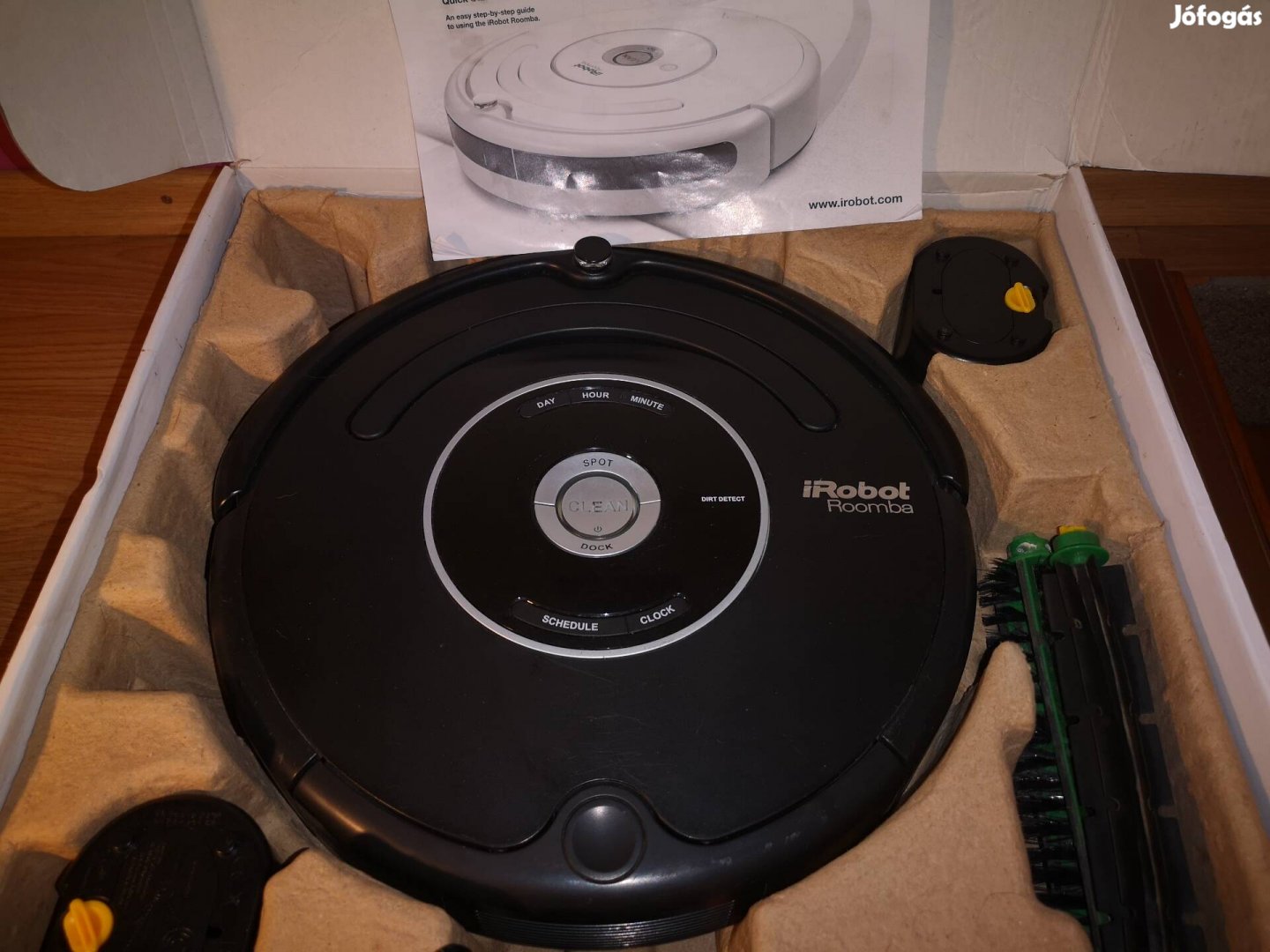 Irobot Roomba 581 robotporszívó sok kiegészítővel, távval