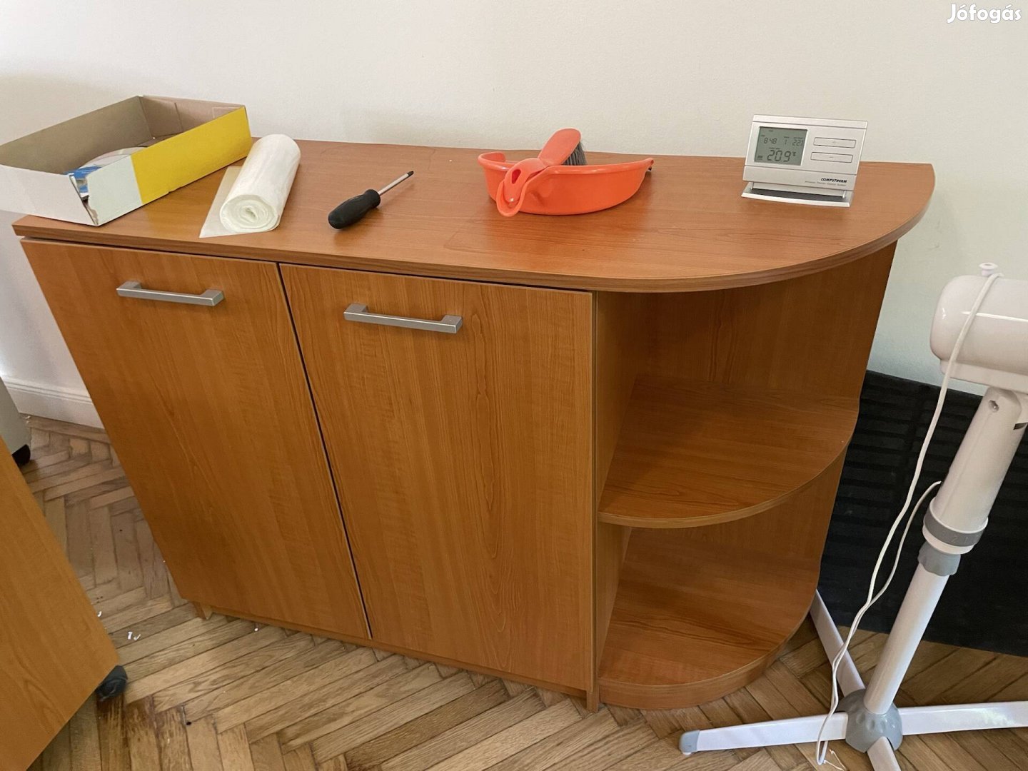 Iroda bútor íróasztal irodabútor