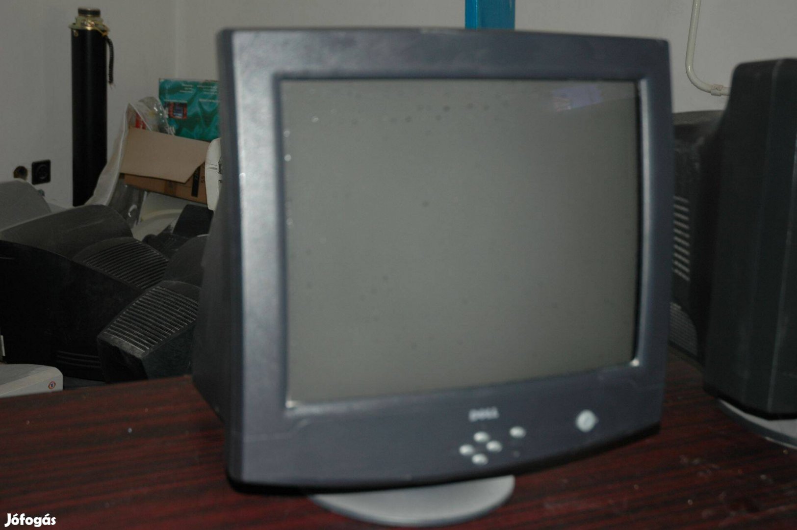 Iroda felszámolásból Dell 17-es keveset használt működő CRT monitor