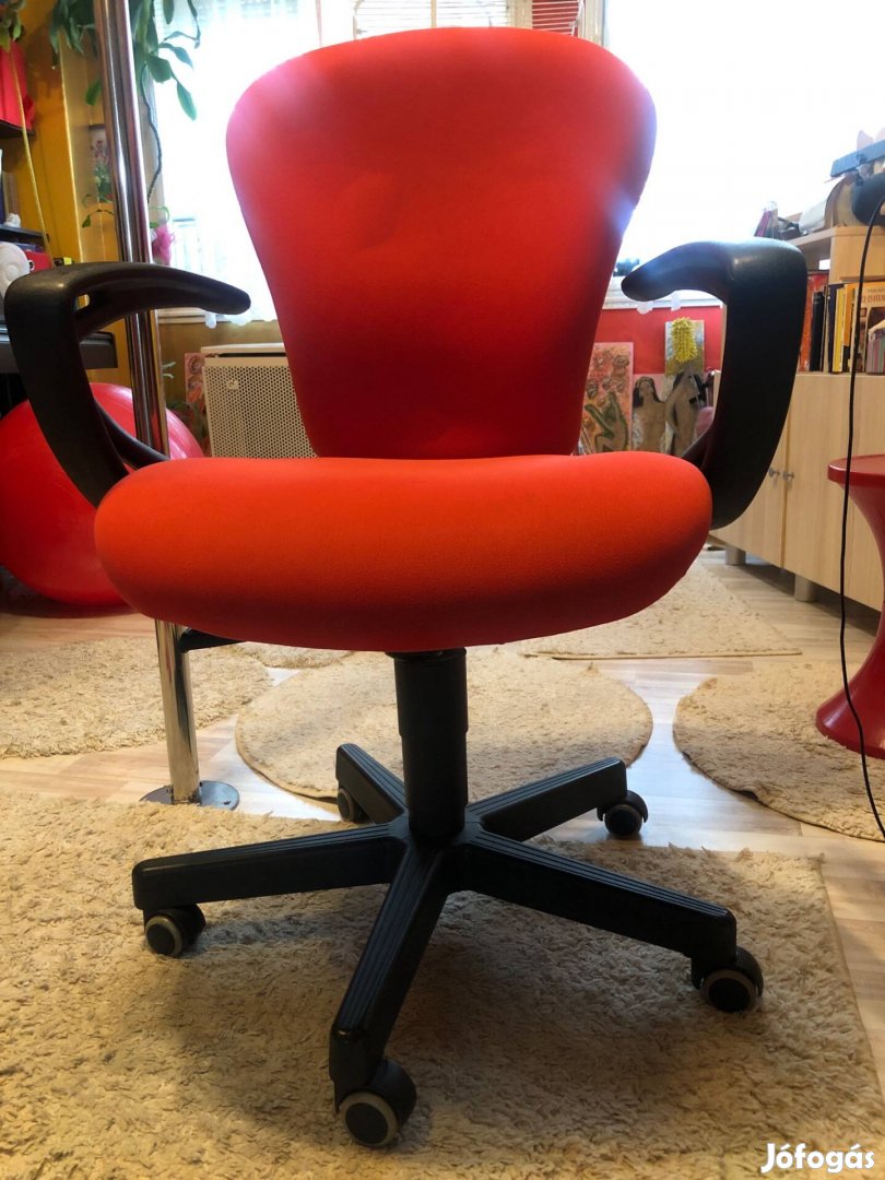 Iroda szék piros és kék