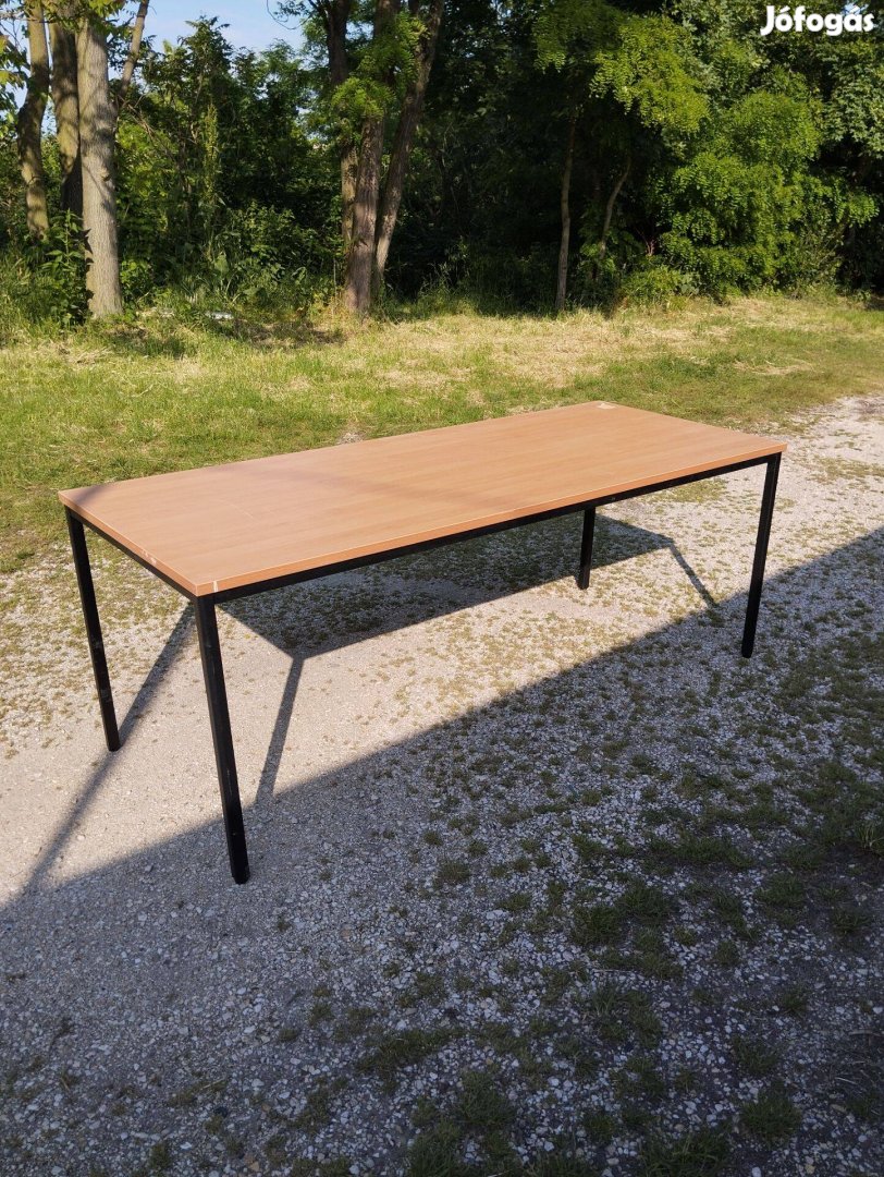 Irodai asztal 2 m x 0.8 m