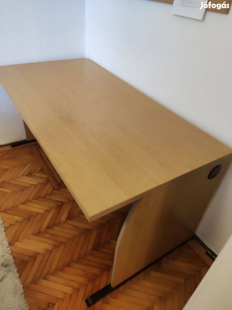 Irodai íróasztal szé 160 x ma 74 x mé 80