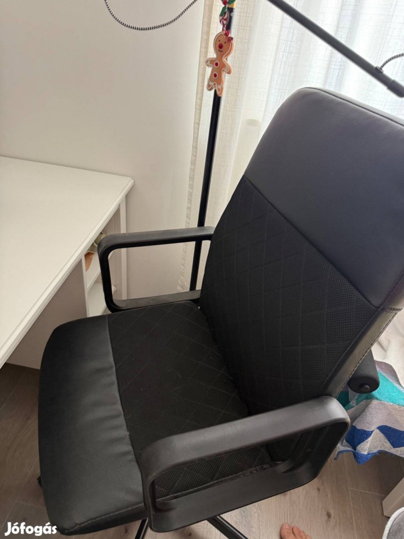 Irodai szék ( vagy gamer)