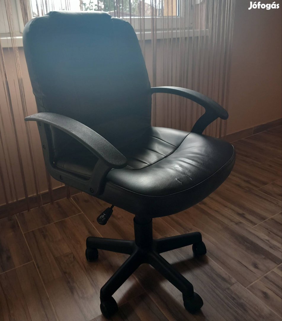 Irodai szék, forgó szék fekete műbőr