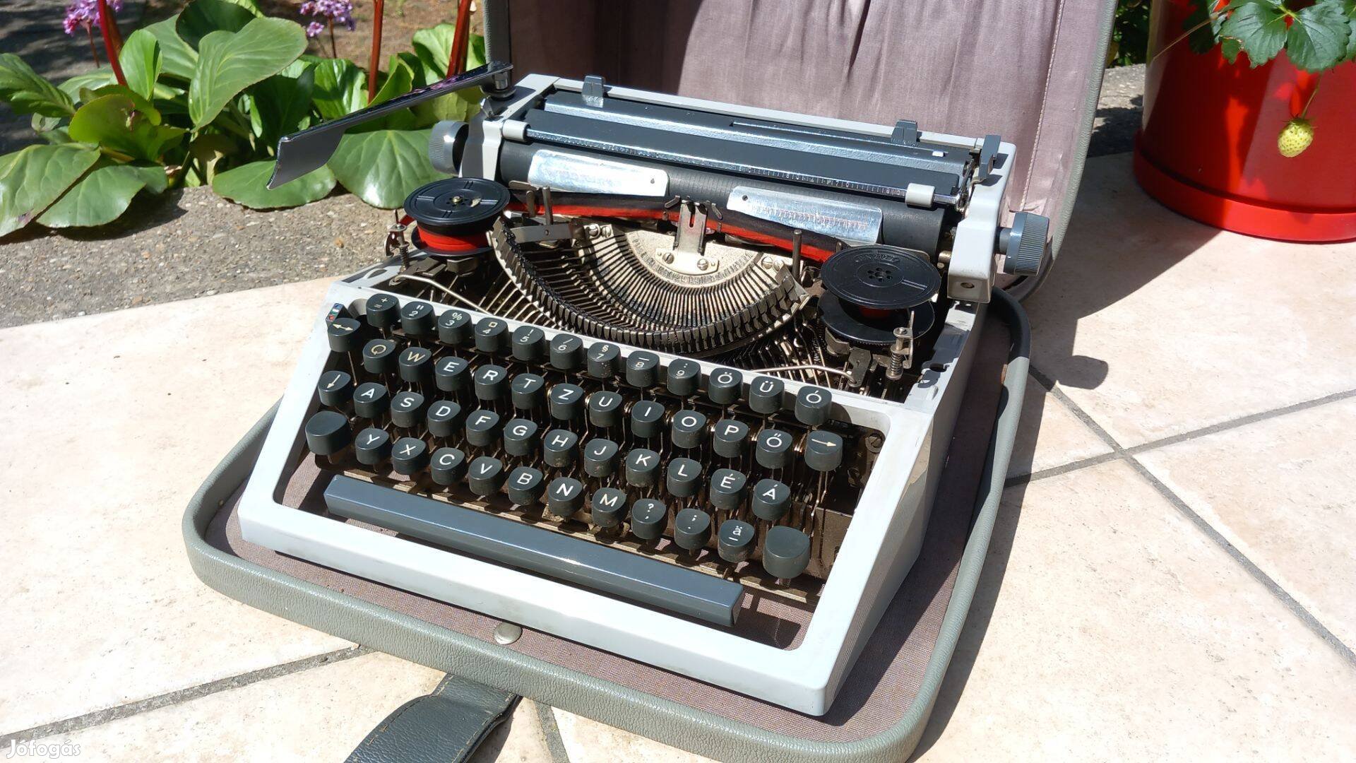 Írógép Erika német mechanikus vintage