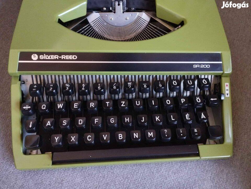 Írógép, Táskaírógép, Silver Reed SR 200