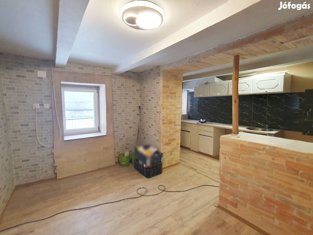 Isaszeg, Penny Market közeli utca, 48 m2-es, családi ház, 2