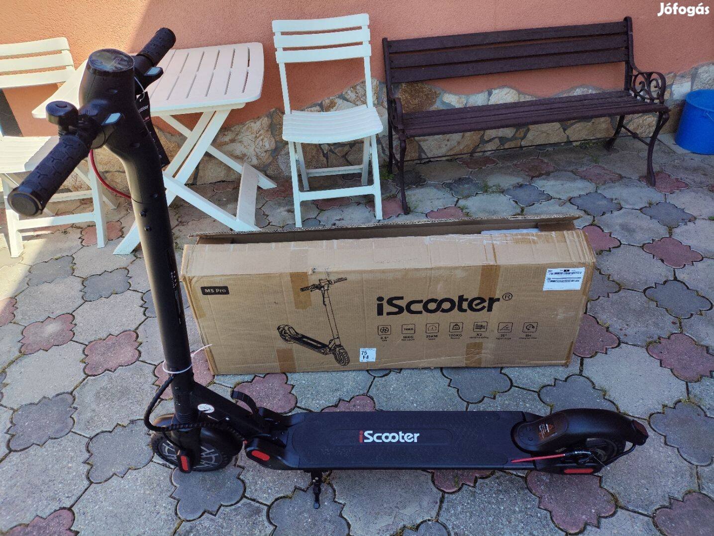 Iscooter M5Pro elektromos roller 8.5" 350 W ,Első és hátsó lengéscsil