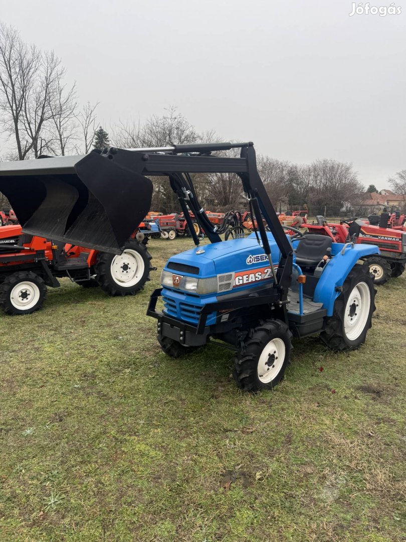 Iseki Geas 25 irányváltos szervos 4x4 uj rakod japan traktor 