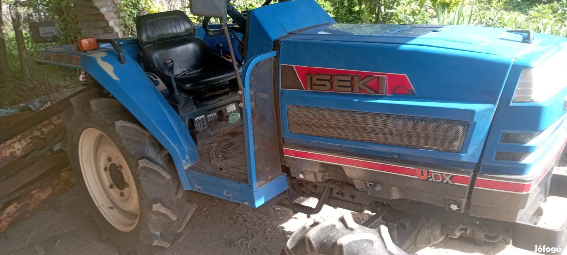 Iseki Tu 227 japán kistraktor Talajmaróval 4x4 22Le Szervó Iranyváltó