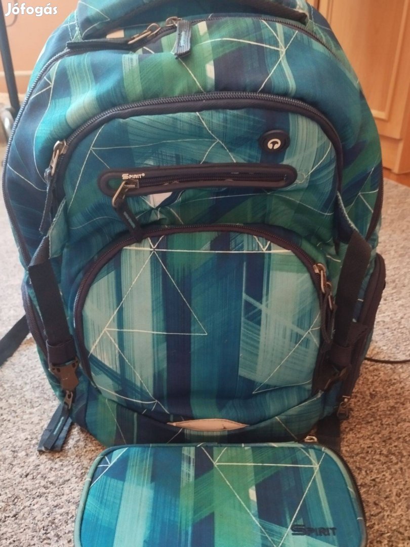 Iskolatáska tolltartóval eladó