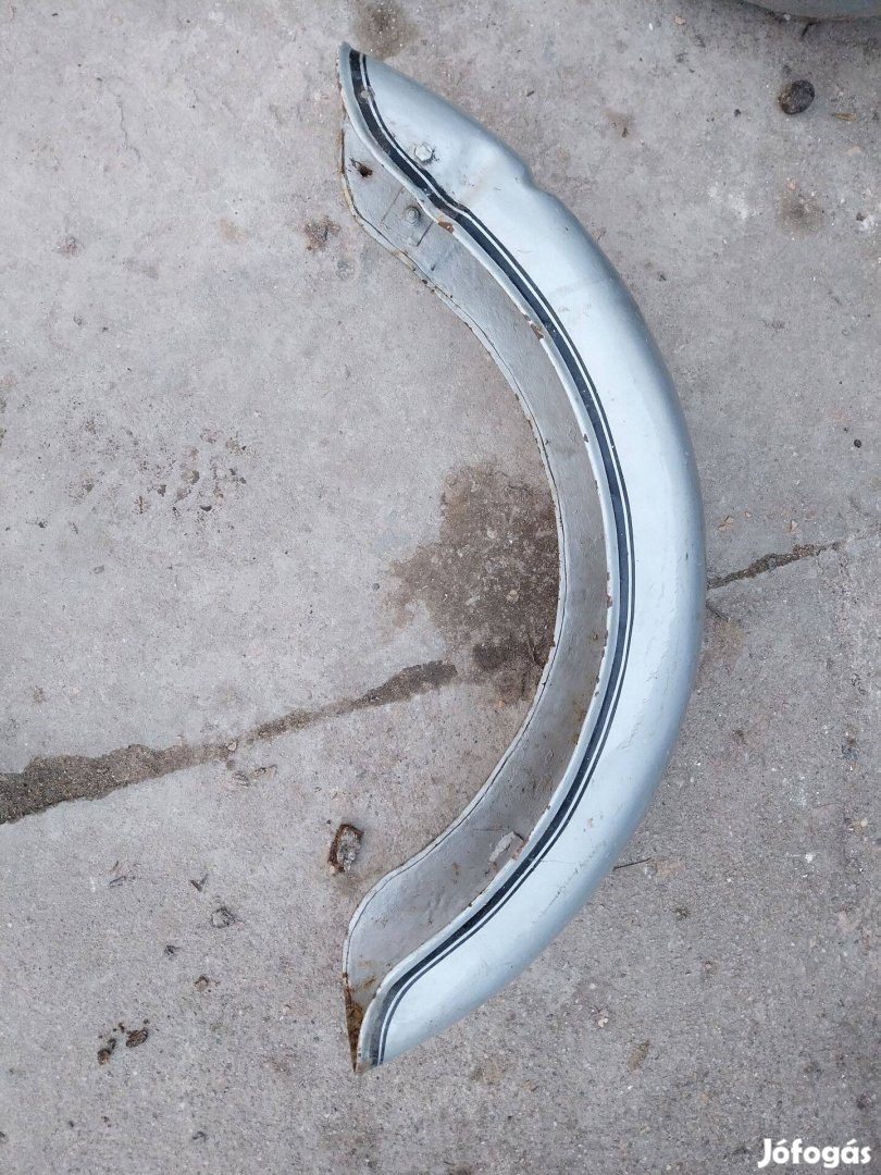 Ismeretlen veterán motor első sárvédő 18 19-es kerékhez 14 cm széles