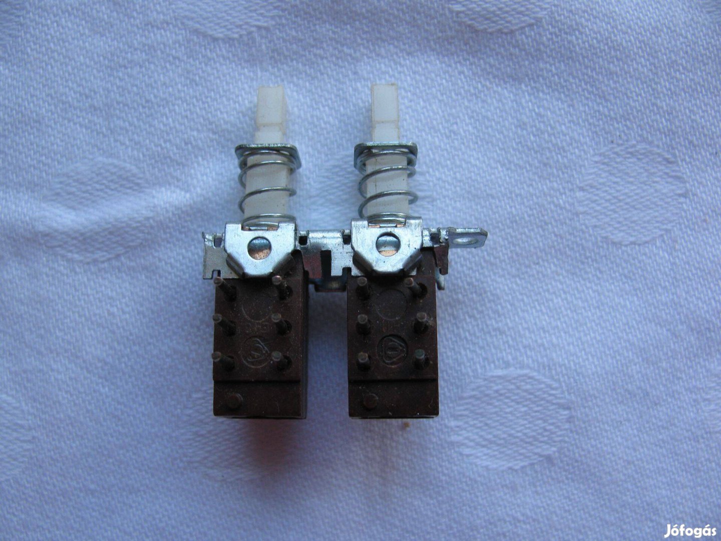 Isostat kapcsoló , 2 x 2 morzés