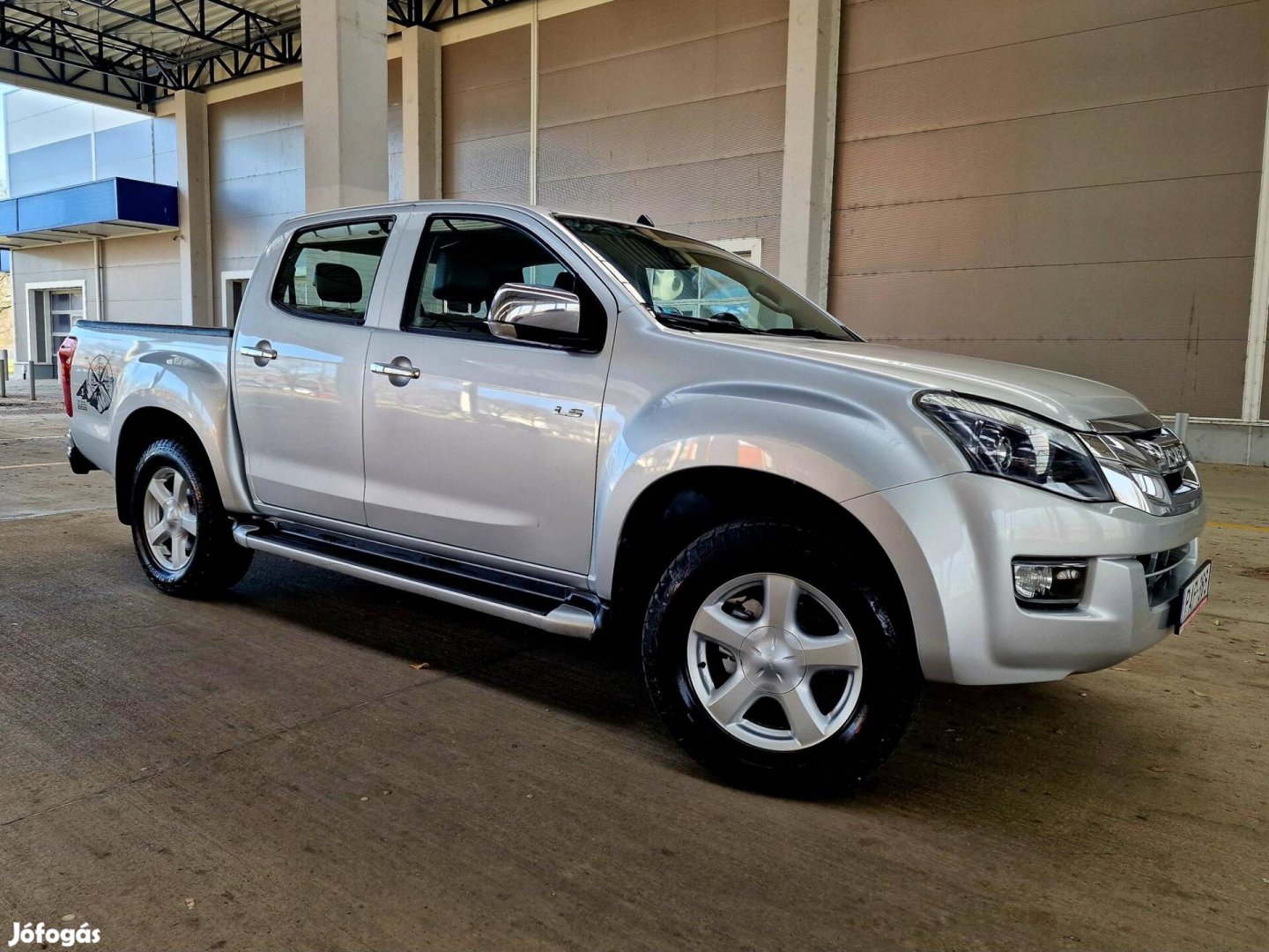 Isuzu D-Max 2.5 D Crew LS Első Tulajdonostól!!!...