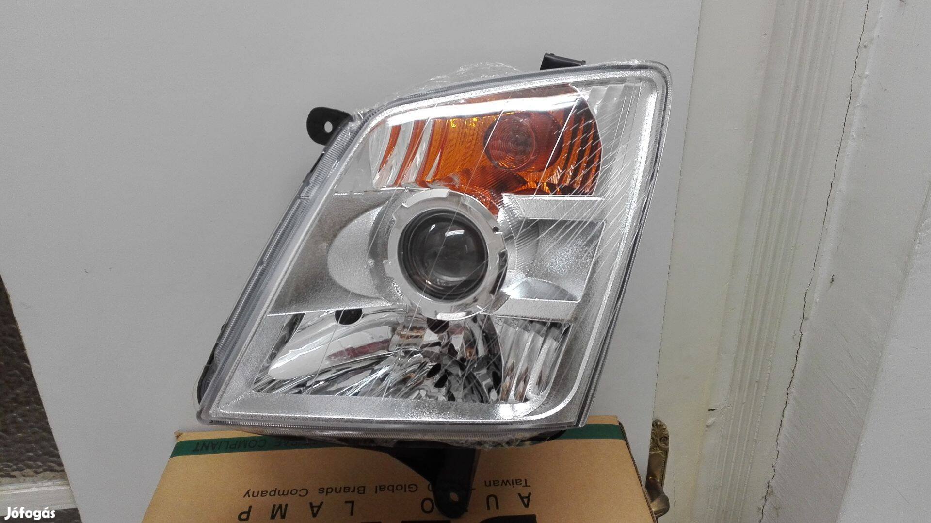Isuzu D-Max fényszóró bal 2007 -> 2011 (De H7,HB3)