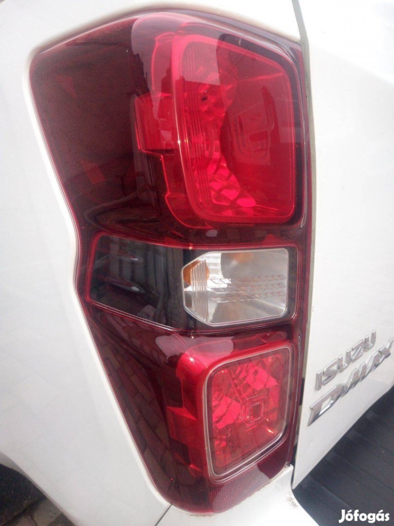 Isuzu D-max gyári hátsó lámpa