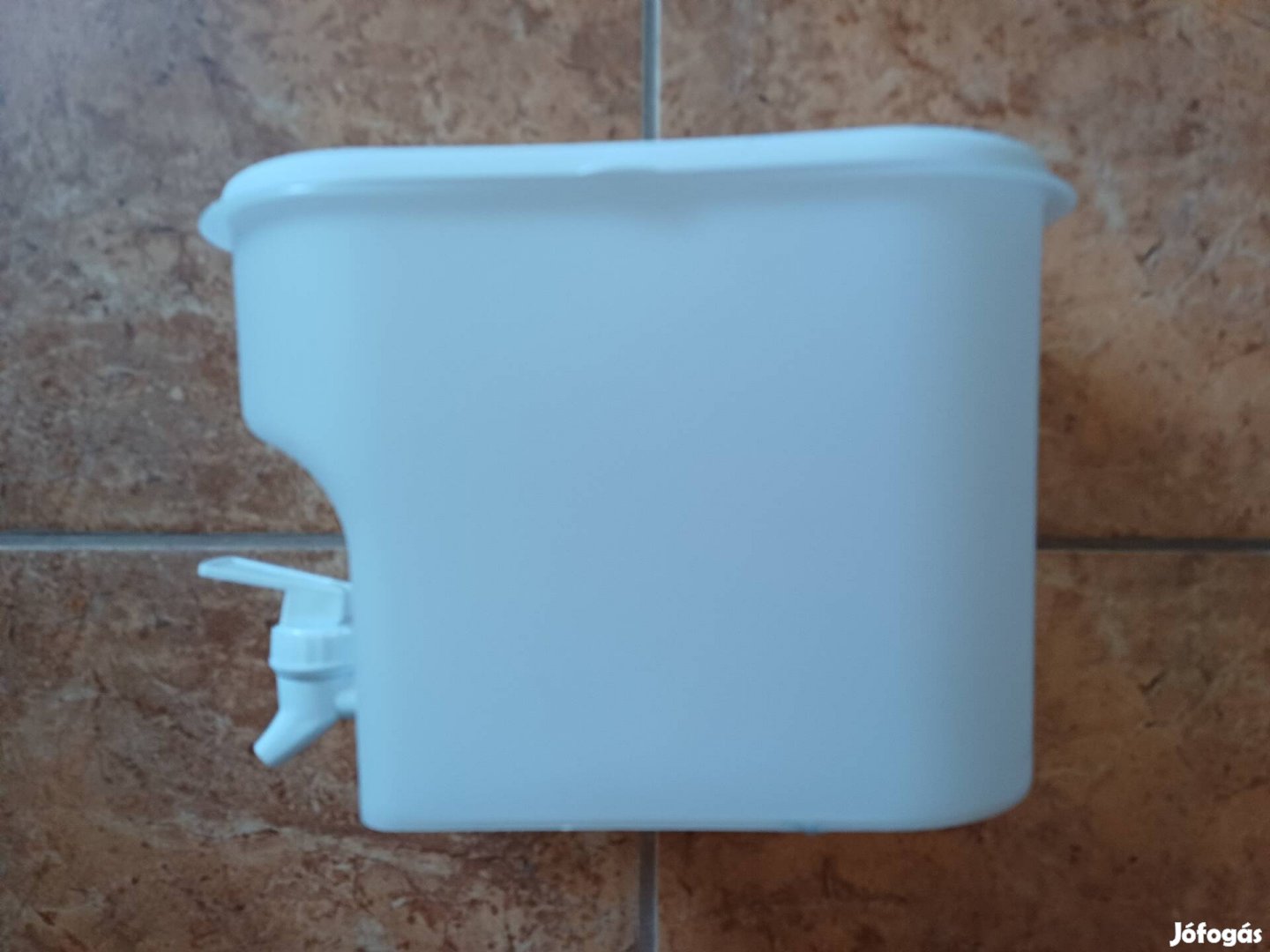 Italadagoló eladó 