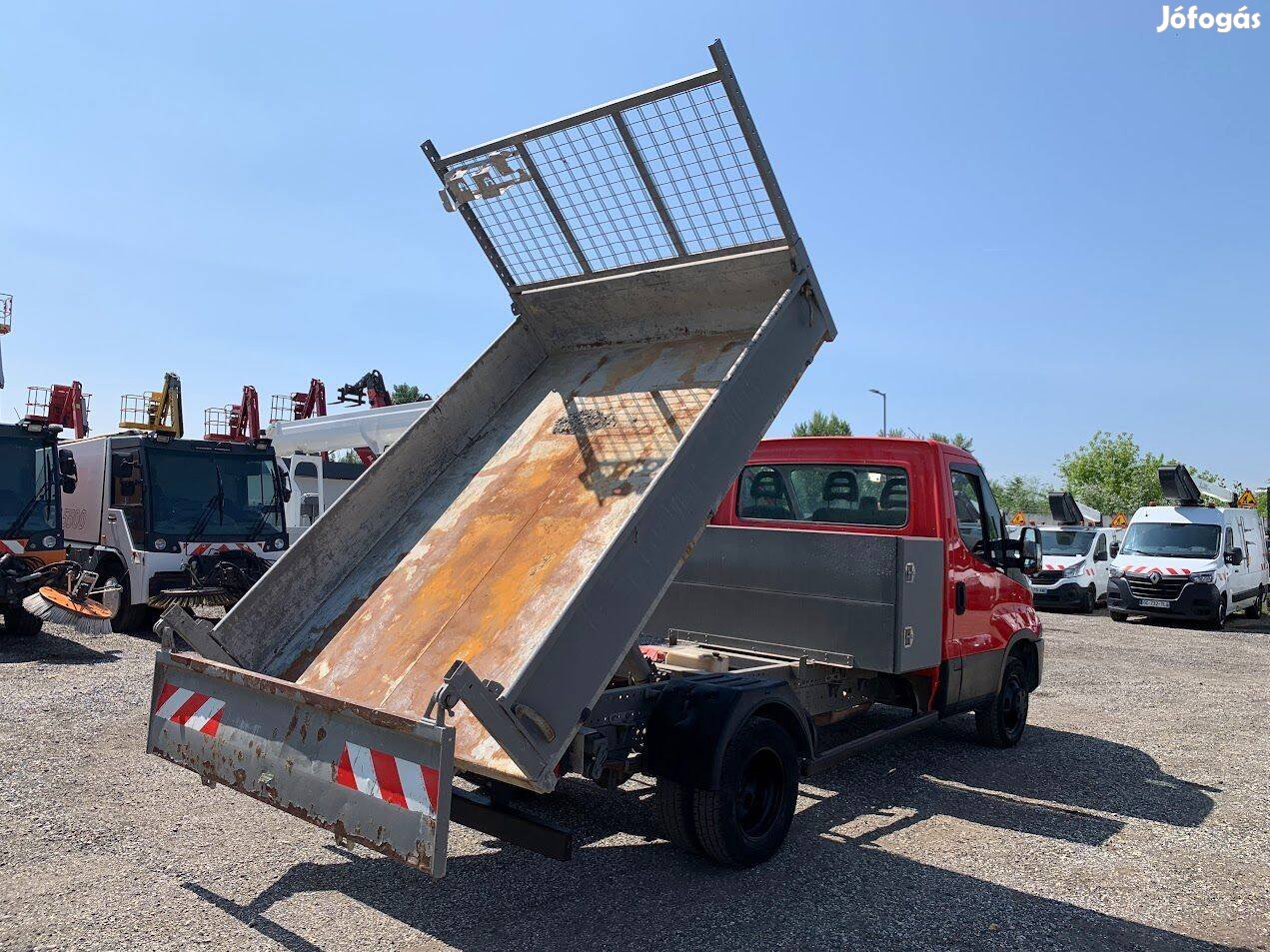 Iveco 35C13 - billenőplatós teherautó